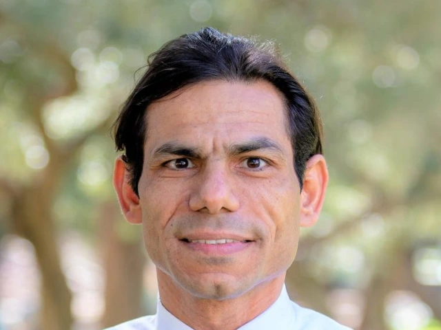 Headshot of Mahmoud Azaz