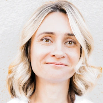 Headshot of Yevheniia Varyvoda