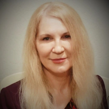 Headshot of Janine Hinton